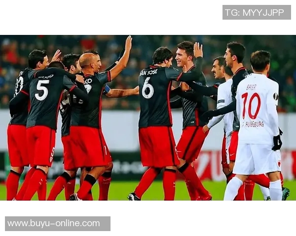 森林老板与贝尼特斯共赏奥林匹亚科斯对阵阿森纳精彩赛事